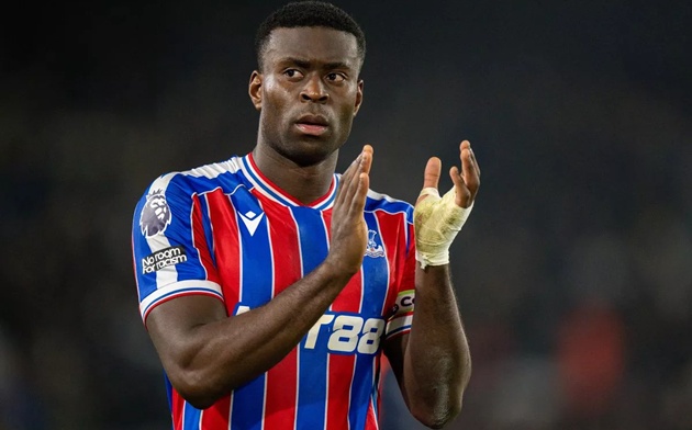 Guehi được cho đ&atilde; đạt thỏa thuận ngầm với Liverpool