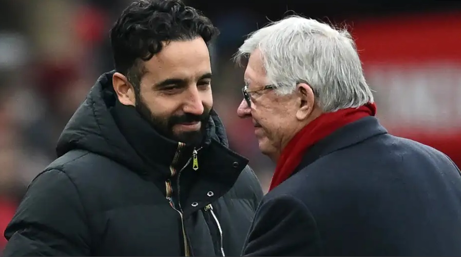 Nani cho rằng Sir Alex sẽ không để phòng thay đồ vượt ngoài tầm kiểm soát.