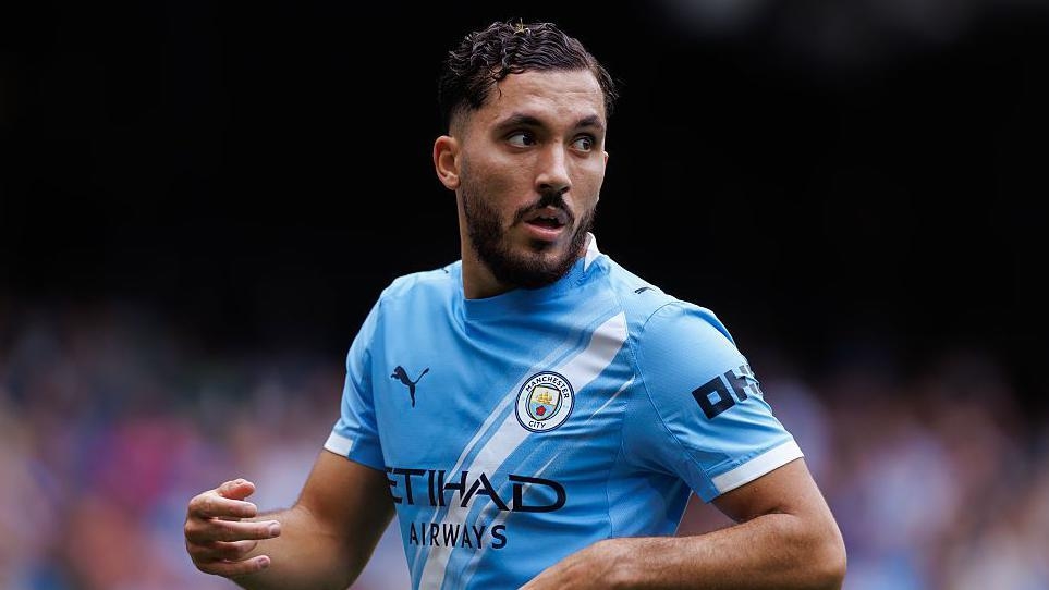 Chuy&ecirc;n gia Rory Jennings tin rằng Rayan Cherki của Man City l&agrave; tiền vệ hay nhất Ngoại hạng Anh.