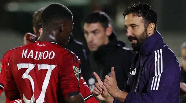 Ảnh bài viết Ruben Amorim giữ Kobbie Mainoo ở Man Utd