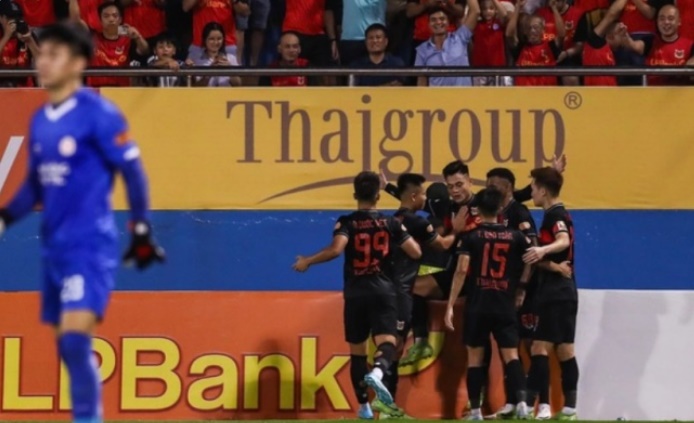 Đức Chiến từng c&oacute; m&agrave;n ăn mừng g&acirc;y tranh c&atilde;i trước đội b&oacute;ng cũ.