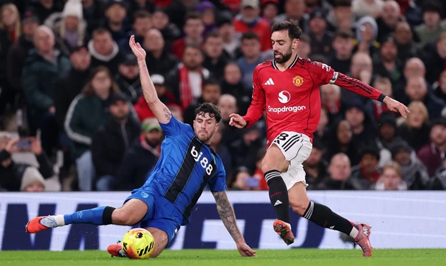 Ảnh bài viết Juventus săn Marcos Senesi, giải bài toán trung vệ trái