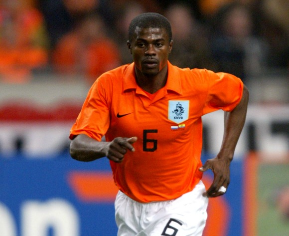 George Boateng trong màu áo tuyển Hà Lan