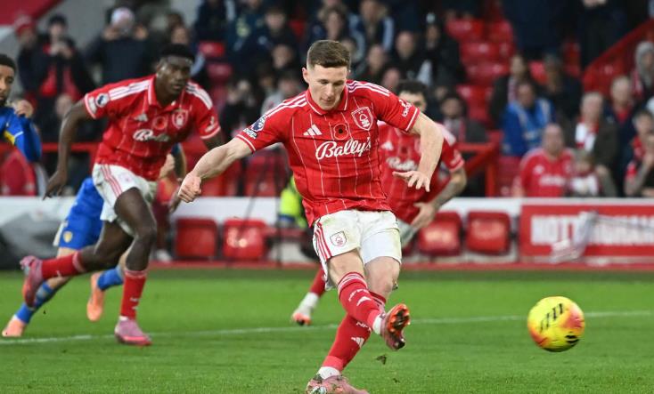 Anderson l&agrave; khao kh&aacute;t của Quỷ đỏ.