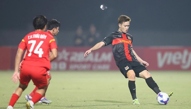 Hoàng Đức chứng minh đẳng cấp ở câu lạc bộ Ninh Bình.