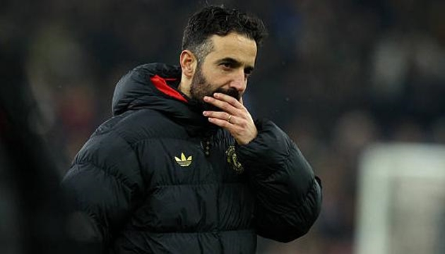 Ruben Amorim sẽ phải gi&uacute;p Manchester United vượt qua kh&oacute; khăn.