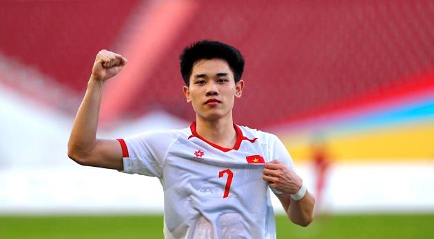 Ảnh bài viết Đình Bắc tri ân SLNA, Quảng Nam, CAHN sau khi giành Quả bóng bạc 2025