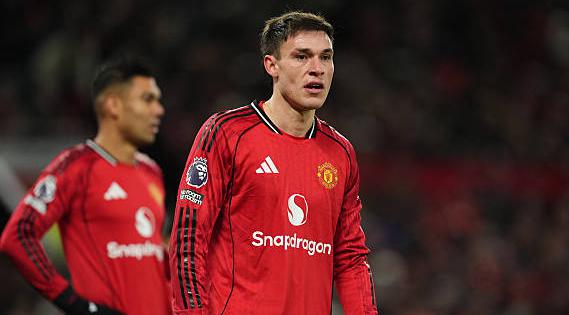 Manuel Ugarte (7.1): Anh ấy c&oacute; một v&agrave;i pha tắc b&oacute;ng kh&ocirc;ng đ&uacute;ng thời điểm nhưng nh&igrave;n chung đ&atilde; chơi tốt để giữ Newcastle kh&ocirc;ng thể ghi b&agrave;n, đặc biệt l&agrave; trong hiệp hai. Quan trọng hơn, anh ấy đ&atilde; chấm dứt chuỗi s&aacute;u trận thua li&ecirc;n tiếp kh&ocirc;ng mong muốn khi đ&aacute; ch&iacute;nh trong một trận đấu tại Ngoại hạng Anh.