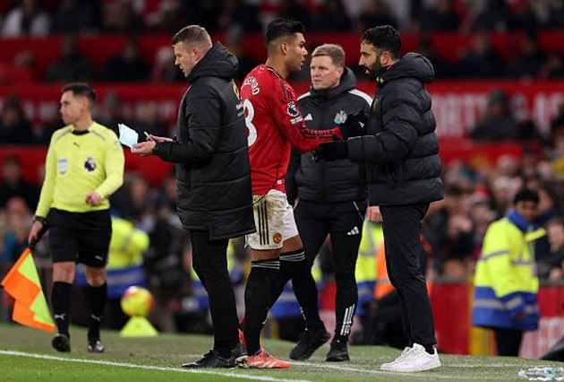 Casemiro chỉ thi đấu hơn 60 phút.