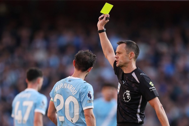 Ảnh bài viết 3 ngôi sao Man City đối mặt án treo giò