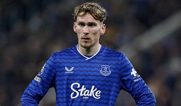 Manchester United c&oacute; thể t&iacute;nh đến chuyện chi&ecirc;u mộ James Garner.