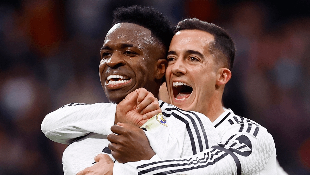 Vinicius Junior nhận được sự bảo vệ từ Lucas Vazquez.