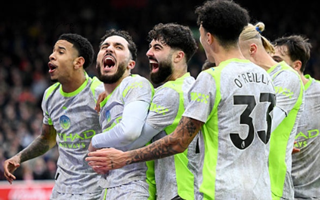 Man City tạm vươn l&ecirc;n đầu BXH Ngoại hạng Anh trước khi Arsenal ra qu&acirc;n