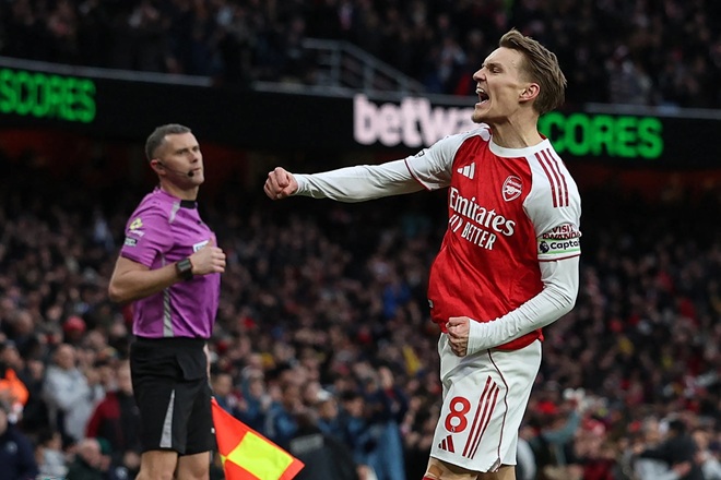 Ảnh bài viết 5 điểm nhấn Arsenal 2-1 Brighton: Chiến thắng thót tim, Odegaard ghi bàn đầu mùa