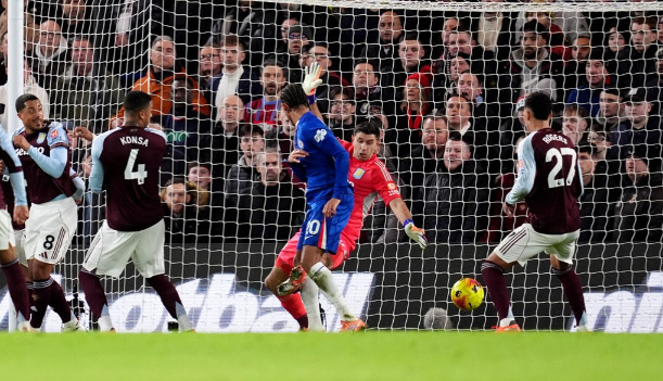 Chelsea lại c&oacute; một b&agrave;n thắng từ t&igrave;nh huống đ&aacute; phạt g&oacute;c.