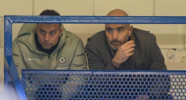 HLV Maresca chỉ đạo Chelsea tr&ecirc;n kh&aacute;n đ&agrave;i.