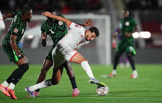 Tunisia gây ra nhiều khó khăn cho Nigeria.