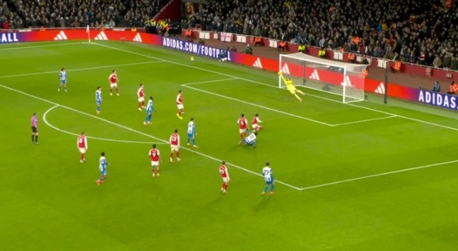 Ảnh bài viết Paul Merson phát cuồng bởi pha cứu thua khó tin của David Raya