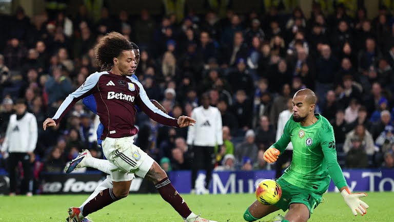 Robert Sanchez – 7 điểm. Thủ thành người Tây Ban Nha có hiệp một nhàn nhã nhưng phải làm việc vất vả trong hiệp hai. Sanchez có những pha ra vào hợp lý để ngăn cản các quả tạt và tình huống đối mặt của Boubacar Kamara. Anh không mắc lỗi trực tiếp trong cả hai bàn thua trước sự xuất sắc của Ollie Watkins.