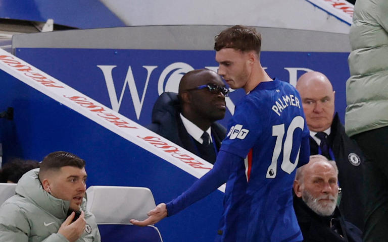 Cole Palmer – 6,8 điểm. Nhạc trưởng trong các đợt lên bóng của Chelsea với những đường chuyền sáng nước "xé toang" hàng thủ đối phương. Tuy nhiên, điểm nhấn lớn nhất lại là hình ảnh Palmer tỏ ra giận dữ, tranh luận với trợ lý Willy Caballero sau khi bị rút ra nghỉ ở phút 72.