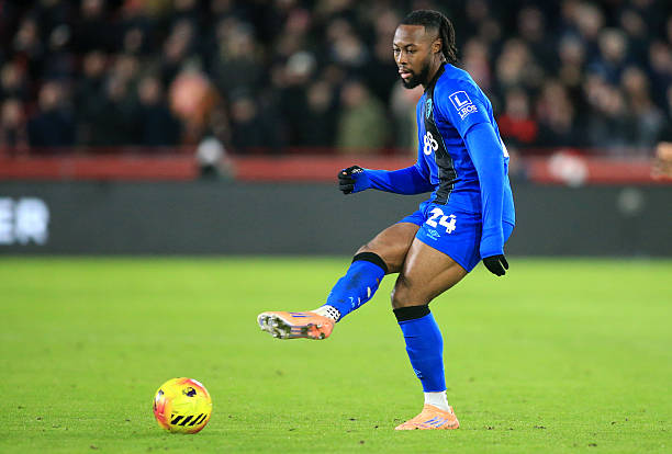 Antoine Semenyo chuẩn bị trở thành tân binh của Manchester City.