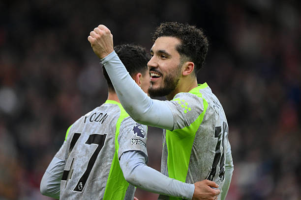 Rayan Cherki tỏa sáng, giúp Manchester City giành trọn 3 điểm trước Nottingham Forest.