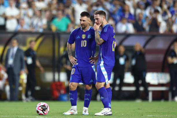Ảnh bài viết Messi lên tiếng vì Mac Allister, thể hiện tố chất thủ lĩnh ở Argentina