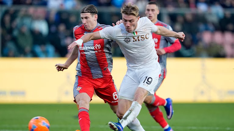 Ảnh bài viết Hojlund lập cú đúp, Napoli hạ Cremonese để chiếm ngôi nhì bảng