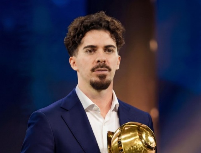 Vitinha được bầu chọn Tiền vệ hay nhất năm 2025.