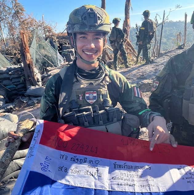 Kung Aphinan đ&atilde; từng l&agrave; cầu thủ b&oacute;ng đ&aacute;.