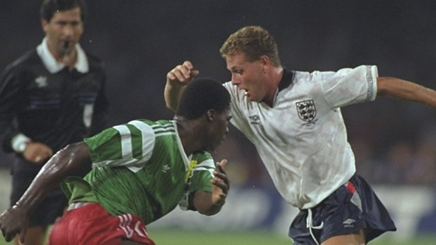 Những ch&uacute; sư tử bất khuất đối đầu ĐT Anh tại World Cup 1990.