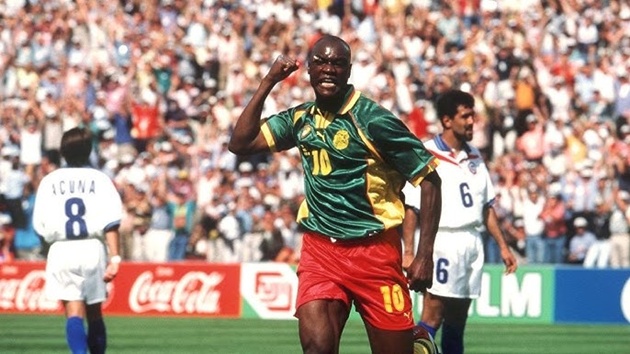Mboma l&agrave; ch&acirc;n s&uacute;t ấn tượng của Cameroon tại World Cup 1998.