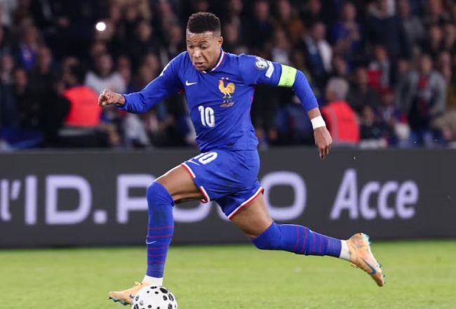 Mbappe l&agrave; thủ lĩnh của tuyển Ph&aacute;p.