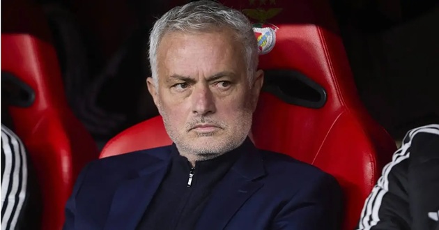 Ảnh bài viết Điểm nhấn bóng đá cuối tuần: Wirtz giải tỏa áp lực, Mourinho "nổi đóa", Hojlund hồi sinh tại Napoli