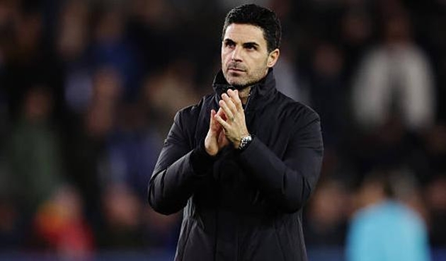 Mikel Arteta muốn "phục thủ" Aston Villa.