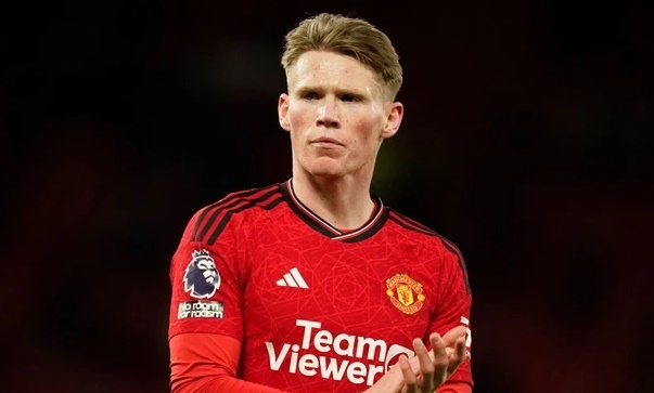 Ảnh bài viết Tin đồn chuyển nhượng sáng 30/12: Everton nhắm Zirkzee và Mainoo; MU hy vọng tái hợp McTominay