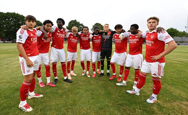 Arsenal muốn các cầu thủ học viện phải học tập đầy đủ