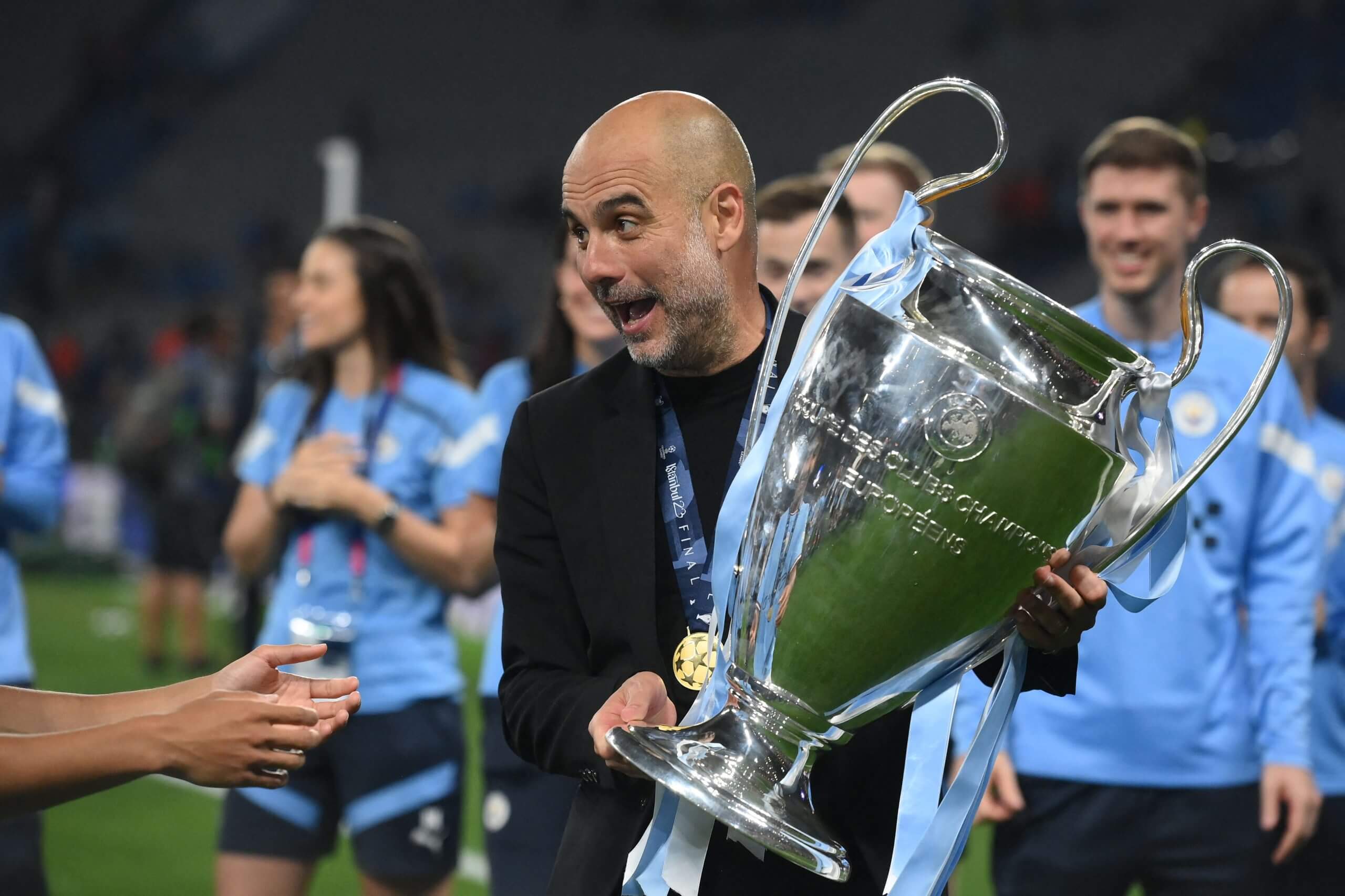 Pep Guardiola và chiếc cup Champions League danh giá cùng Man City