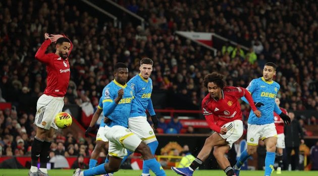 Ảnh bài viết Zirkzee ghi bàn, VAR tước chiến thắng phút cuối của Man Utd trước Wolves