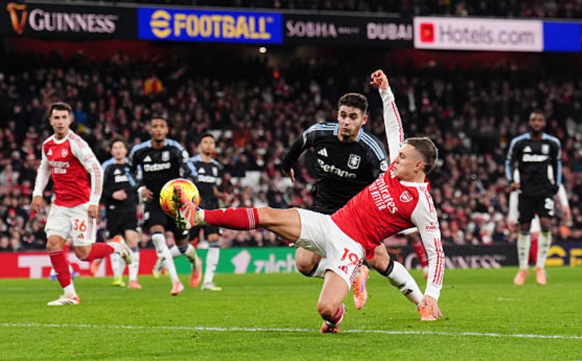 Leandro Trossard (8.2 điểm): Ng&ocirc;i sao s&aacute;ng nhất tr&ecirc;n h&agrave;ng c&ocirc;ng Ph&aacute;o thủ. Với 1 b&agrave;n thắng v&agrave; 1 kiến tạo, cầu thủ người Bỉ l&agrave; mối đe dọa thường trực b&ecirc;n c&aacute;nh tr&aacute;i. C&uacute; dứt điểm l&acirc;m s&agrave;n n&acirc;ng tỉ số l&ecirc;n 3-0 của anh đ&atilde; dập tắt ho&agrave;n to&agrave;n hy vọng lật ngược thế cờ của Aston Villa.