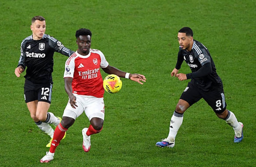 Bukayo Saka (6.7 điểm): Một ng&agrave;y thi đấu dưới mức kỳ vọng của ng&ocirc;i sao người Anh khi anh thường xuy&ecirc;n chuyền b&oacute;ng hỏng. Tuy nhi&ecirc;n, Saka vẫn kịp để lại dấu ấn với quả đ&aacute; phạt g&oacute;c kh&oacute; chịu dẫn đến b&agrave;n mở tỉ số, đ&oacute;ng g&oacute;p gi&aacute;n tiếp v&agrave;o chiến thắng chung cuộc.