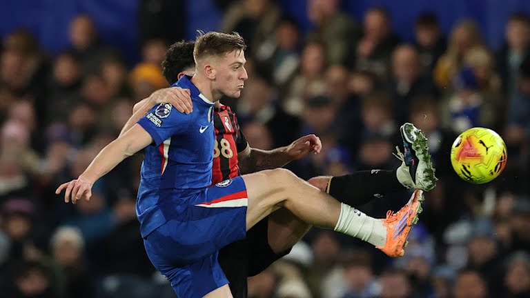 Liam Delap (6,7/10): Cho thấy khả năng di chuyển tốt v&agrave; chơi qu&aacute;i chi&ecirc;u trong v&ograve;ng cấm, nhưng bỏ lỡ cơ hội ngon ăn với c&uacute; đ&aacute;nh đầu đi vọt x&agrave;.