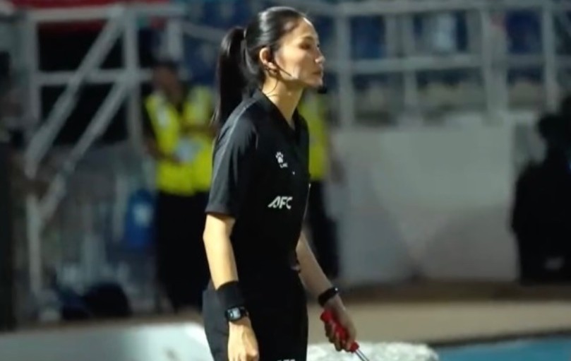 Ảnh bài viết Nữ trọng tài Lào vẫn khóa mạng xã hội sau trận chung kết SEA Games 33