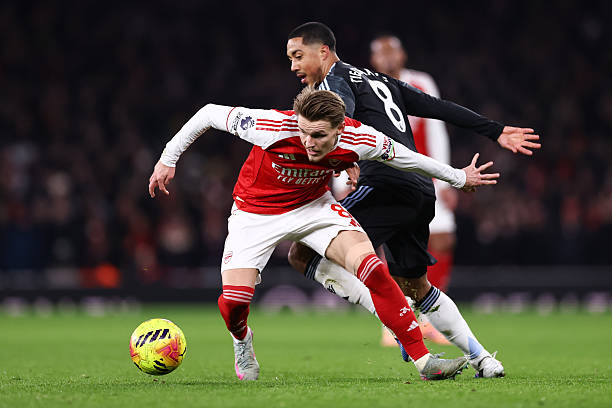 Odegaard li&ecirc;n tục tỏa s&aacute;ng. 