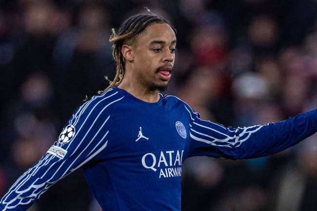 Bradley Barcola l&agrave; mục ti&ecirc;u đ&aacute;ng xem x&eacute;t của Liverpool.