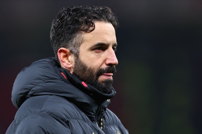 Amorim thừa nhận thế kh&oacute; khi d&ugrave;ng cầu thủ trẻ khi Man United chưa ổn định.