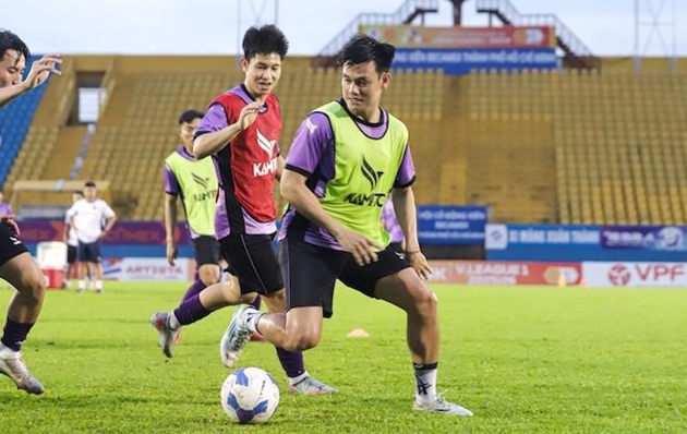 Ảnh bài viết Hồ Tấn Tài báo tin vui sau 1 năm đứt dây chằng