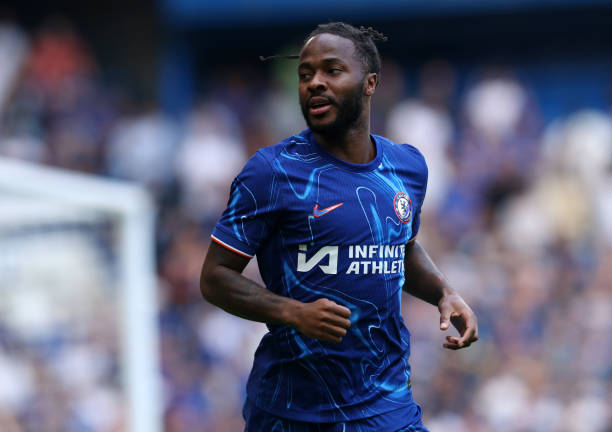Sterling l&agrave; bản hợp đồng thất bại của Chelsea. 