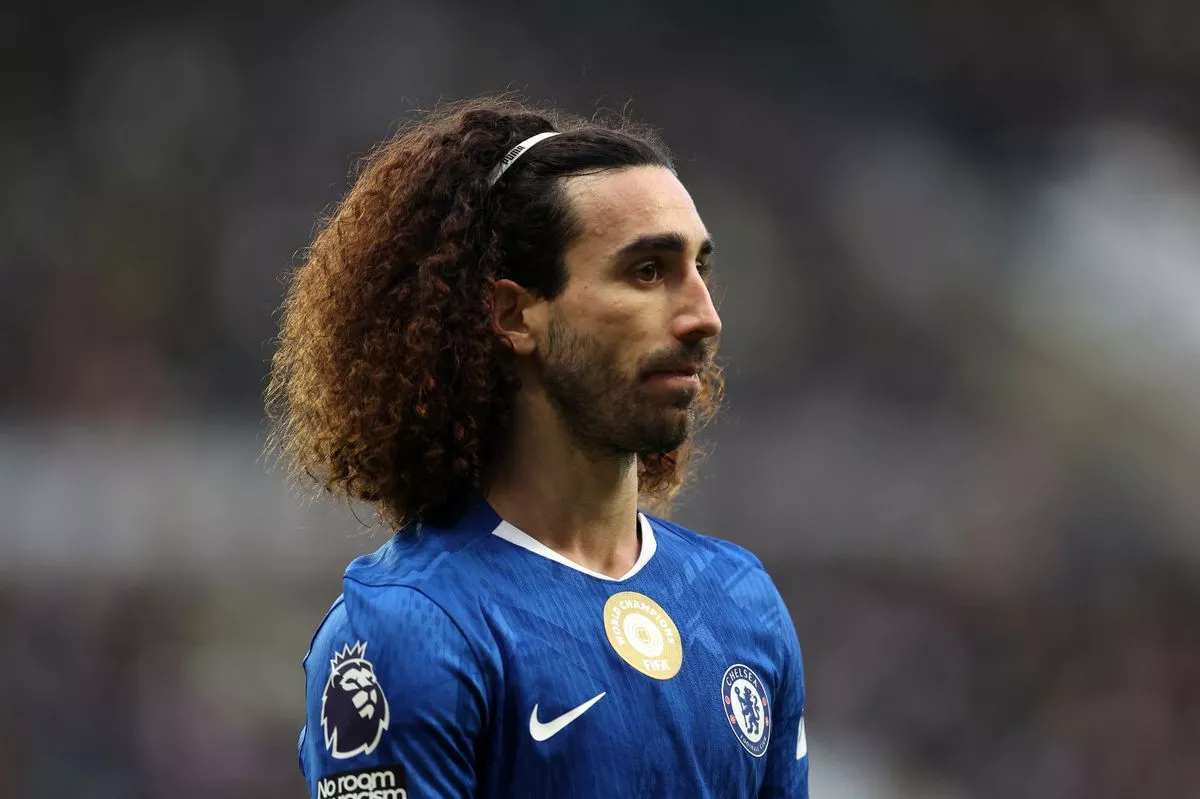 Cucurella tri &acirc;n Maresca.