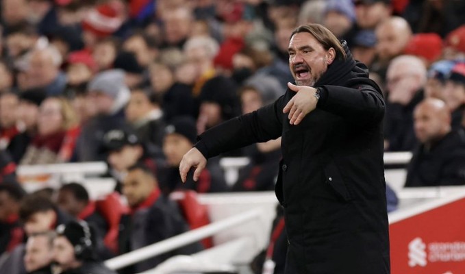 HLV Daniel Farke th&agrave;nh c&ocirc;ng khi kh&oacute;a chặt h&agrave;ng c&ocirc;ng The Kop.